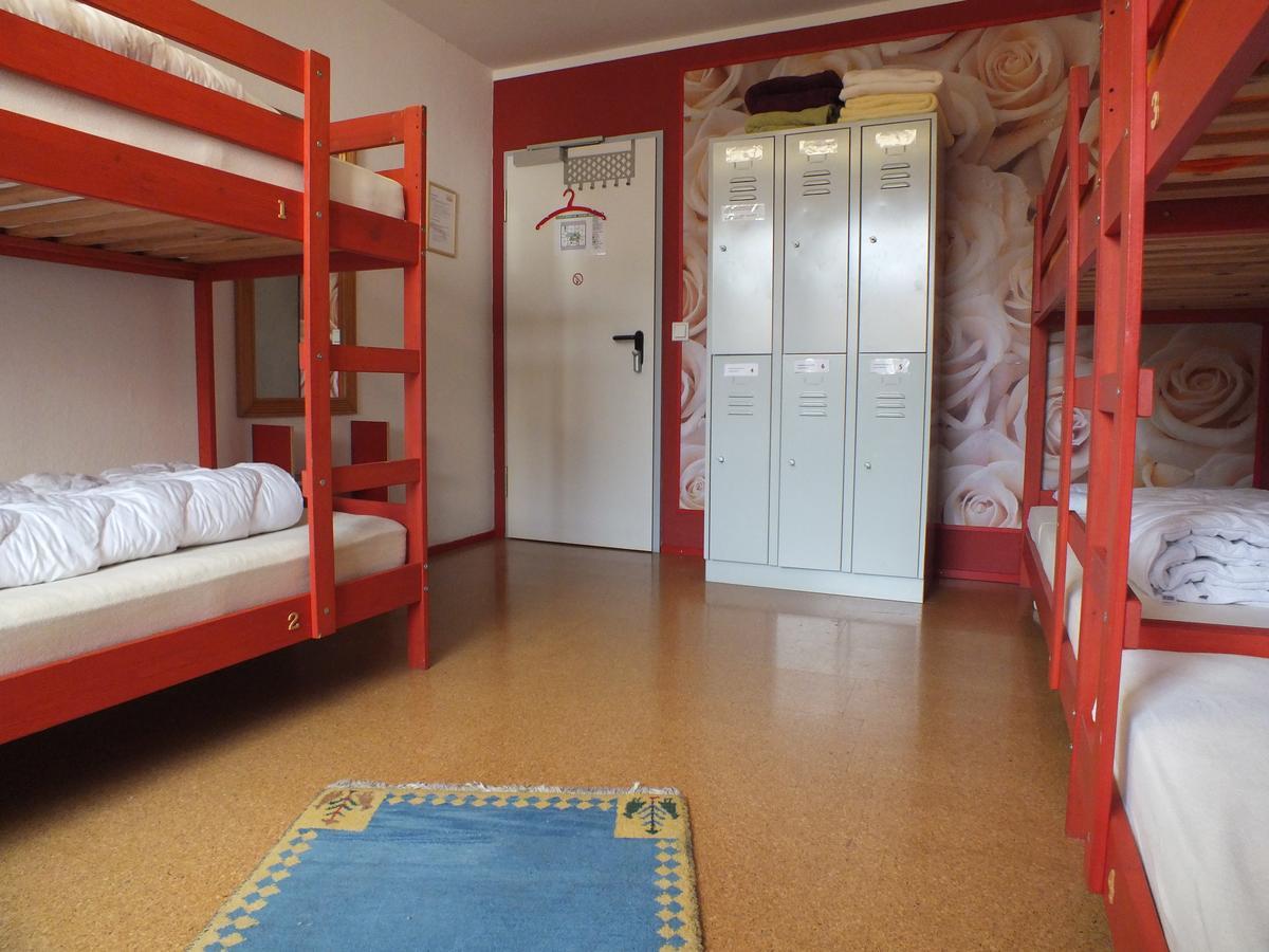 Hostel Max *